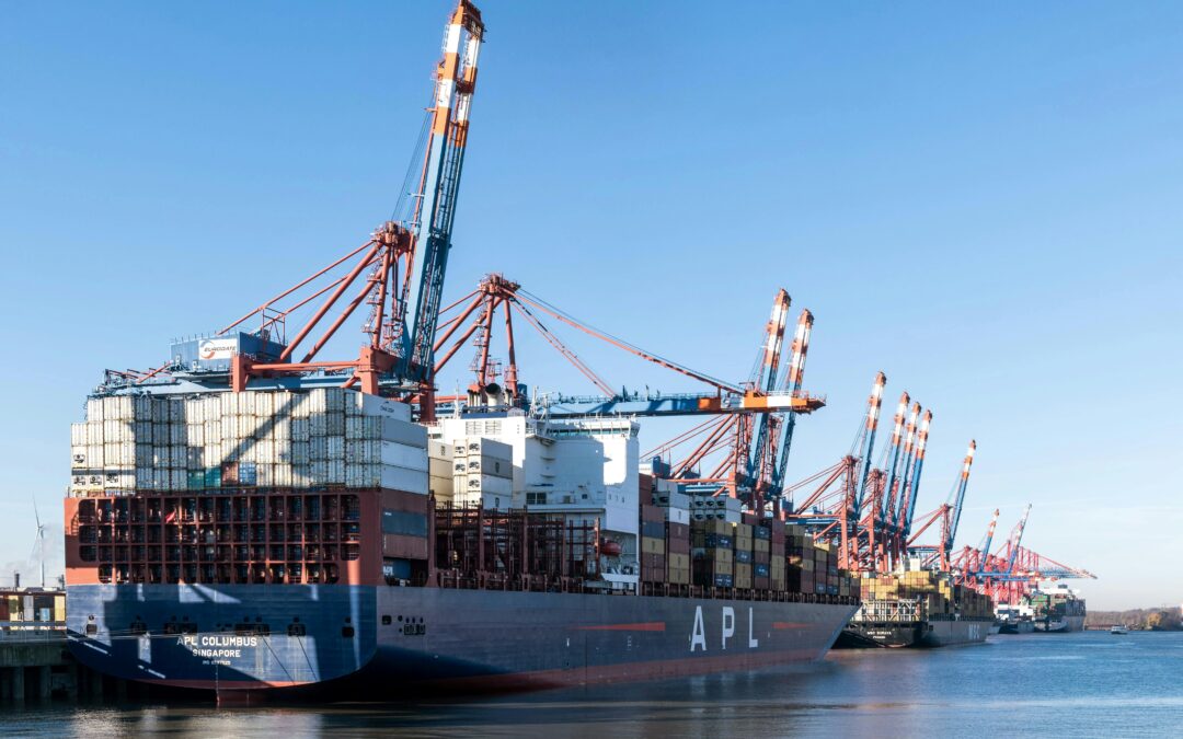 5 Benefits of Using Shipping Containers for Small Business Inventory Storage